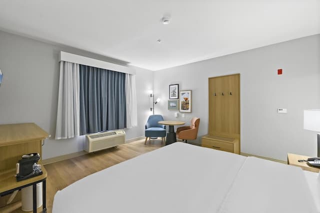 ハンプトン イン & スイーツ ランカスター-キングサイズベッド 1 台 (禁煙)-10