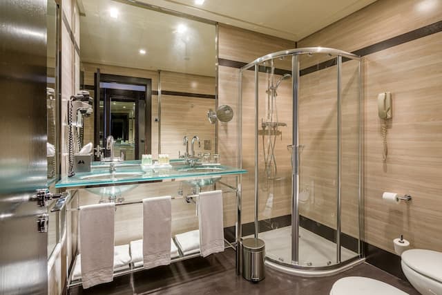 Hotel Maydrit Airport-Standard Double Room-3