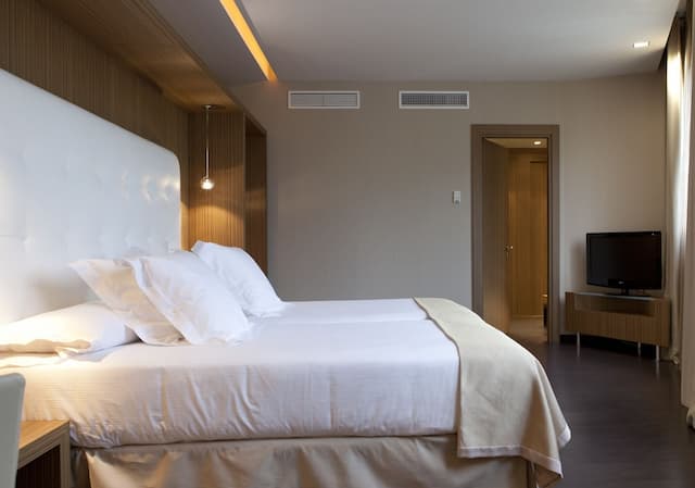 Hotel Maydrit Airport-Executive Double Room Single Use-3