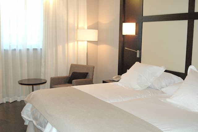 Hotel Maydrit Airport-Triple Room-1