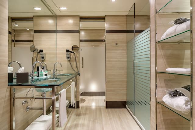 Hotel Maydrit Airport-Executive Double Room Single Use-4