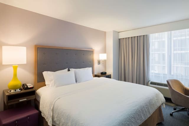 Hampton Inn Manhattan/Times Square South-Room, 1 King Bed, Non Smoking-3