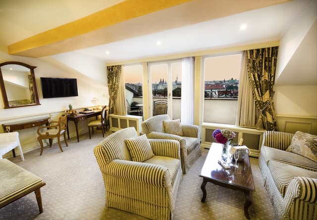 ラグジュアリー ファミリー ホテル ロイヤル パレス-プレジデンシャル スイート-1