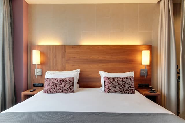 Hotel Badalona Tower-标准双人房或双床房-2