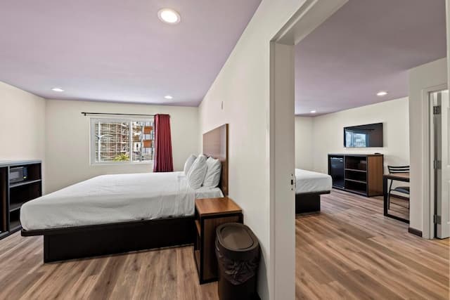 하일랜드 인 롱 비치-패밀리 더블룸, 침실 2개, 금연-1