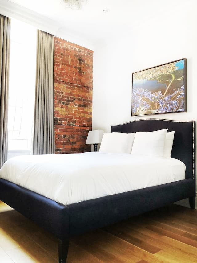 Victorian Hotel-Legacy 1 Queen-1