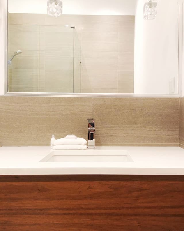 Victorian Hotel-Legacy 1 Queen-5