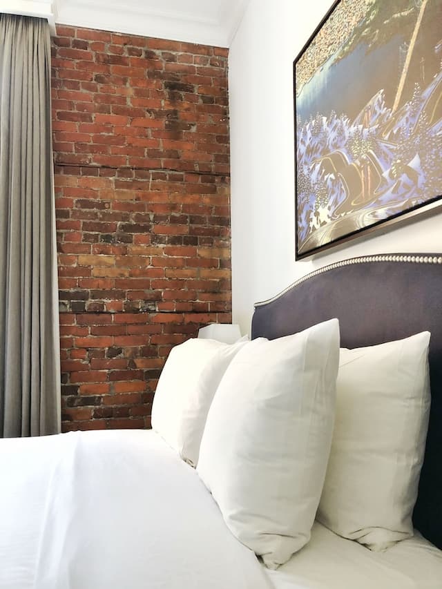 Victorian Hotel-Legacy 1 Queen-3