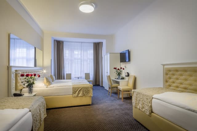 金牛飯店-家庭四人房-4