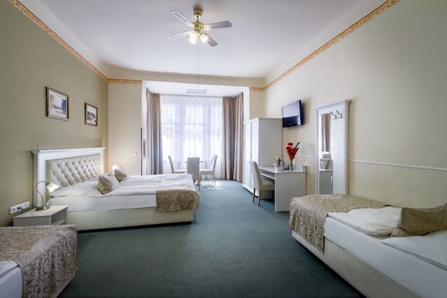 金牛飯店-家庭四人房-3