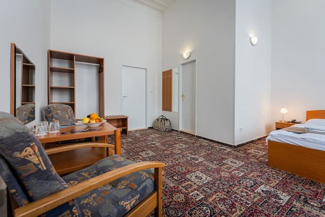 Hotel City Centre-双人房或双床房-3