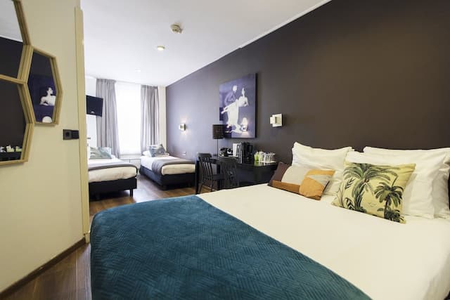 クエンティン アムステルダム ホテル-スタンダード 4 人部屋 専用バスルーム-1