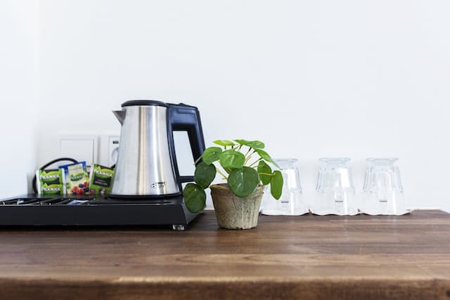 クエンティン アムステルダム ホテル-スタンダード トリプルルーム 専用バスルーム-8