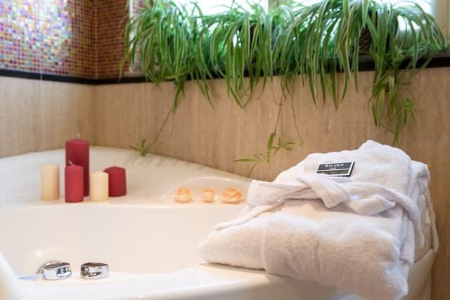 銀色家園飯店-套房, 熱水浴缸-7