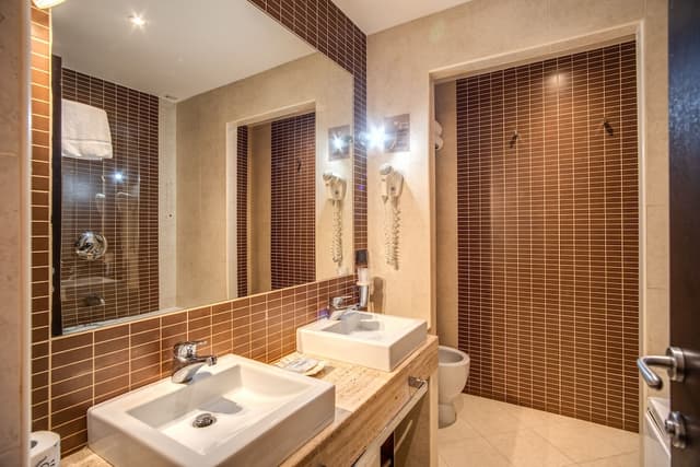 Everest Inn Rome-标准四人房-7