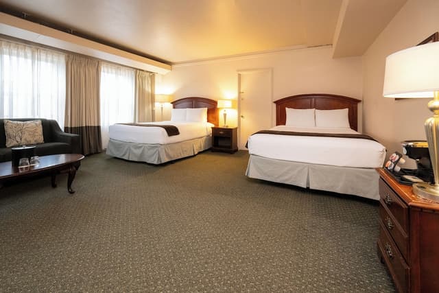 The Inn at Virginia Mason-标准套房, 2 张大床 (Double Queen Junior Suite)-4