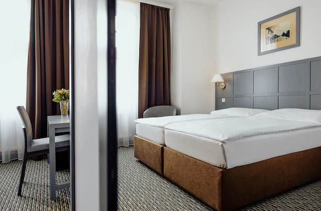 Central Hotel Prague-Superior Double Room-6