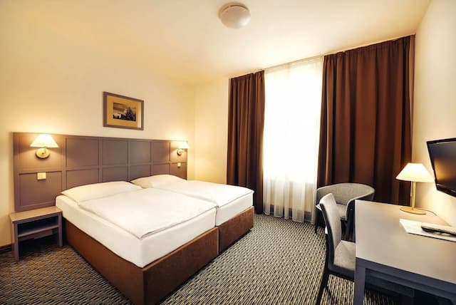 Central Hotel Prague-Superior Double Room-9