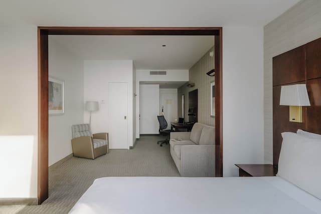 河畔酒店-高級客房, 小廚-1