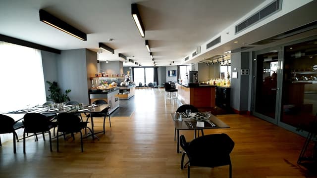 포인트 호텔 탁심-Executive Room with Lounge Access-6