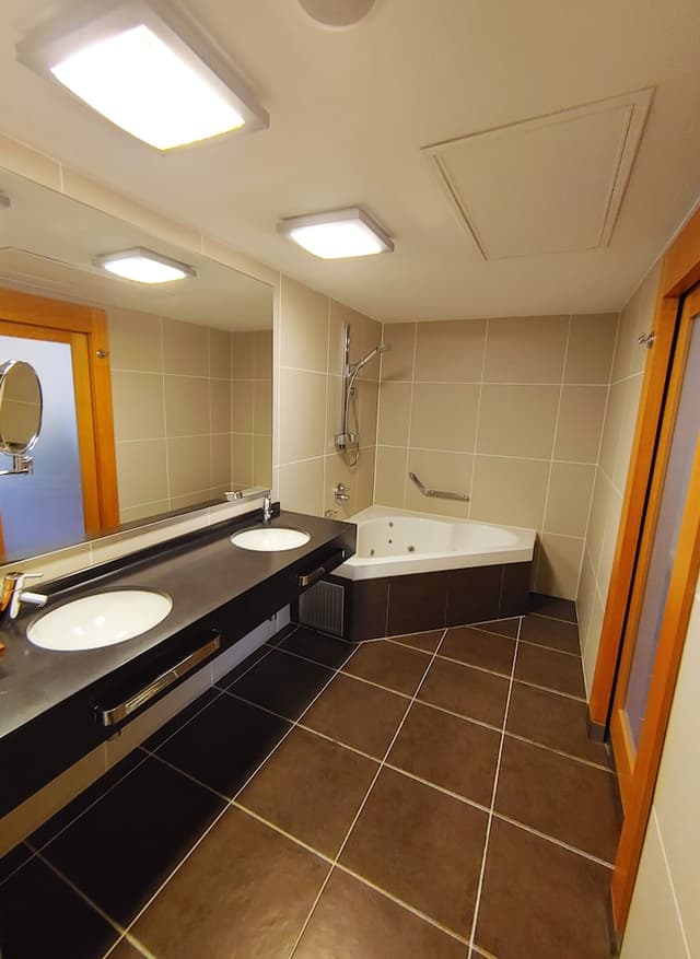 포인트 호텔 탁심-Executive Senior Suite with Kitchenette & Lounge Access-7
