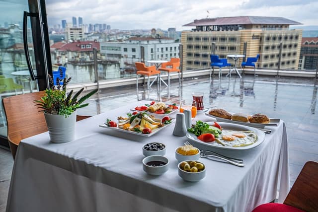 포인트 호텔 탁심-Executive Room with Lounge Access-2
