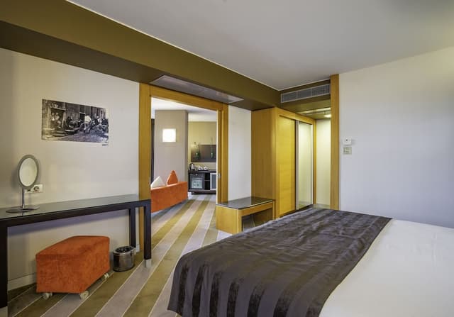 포인트 호텔 탁심-Executive Senior Suite with Lounge Access-3