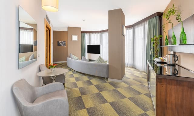 포인트 호텔 탁심-Executive Senior Suite with Lounge Access-7
