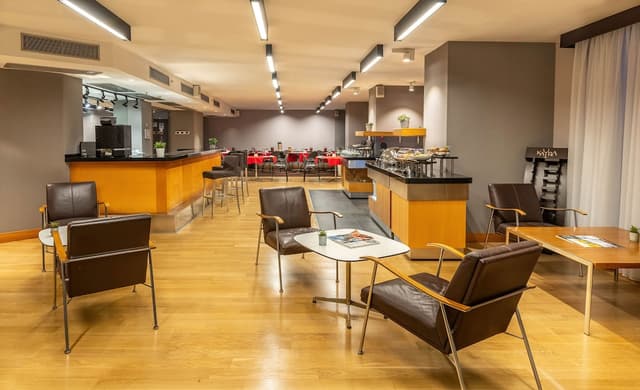 포인트 호텔 탁심-Executive Room with Lounge Access-7