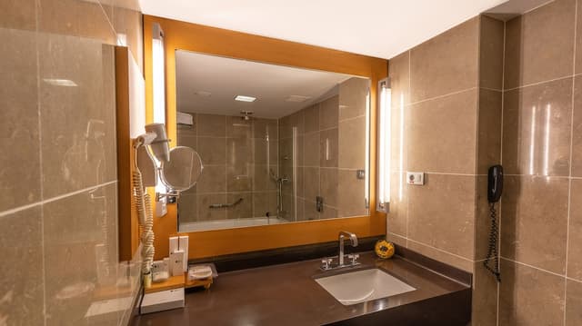 포인트 호텔 탁심-Executive Senior Suite with Lounge Access-8