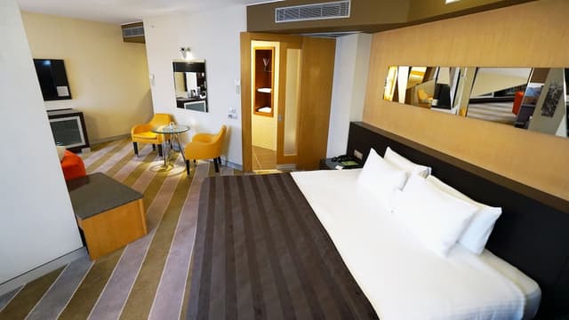 포인트 호텔 탁심-Executive Junior Suite with Lounge Access-12