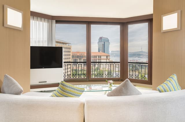 포인트 호텔 탁심-Executive Senior Suite with Lounge Access-1