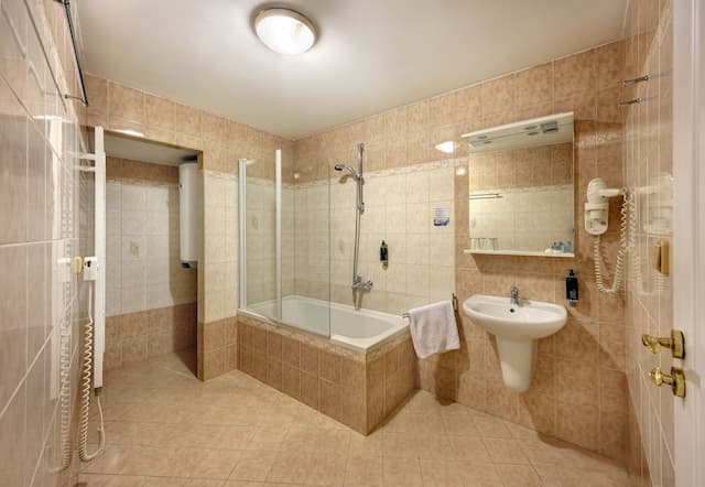 ホテル サルヴァトール-スーペリア トリプルルーム-8