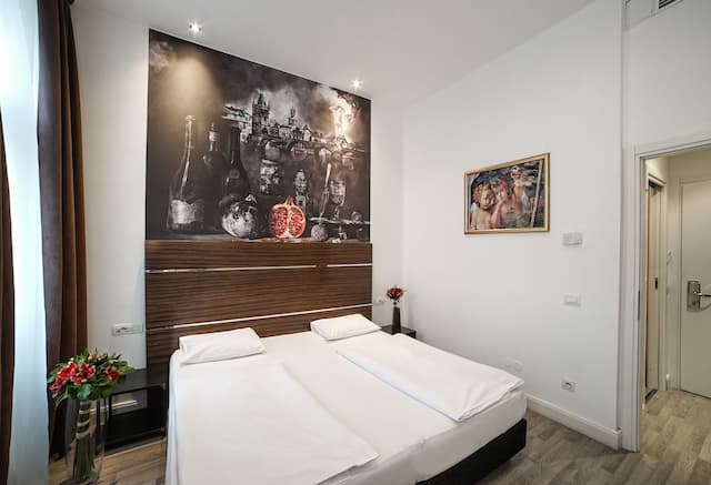 Assenzio-Double or Twin Room-1
