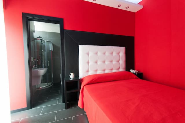 Fly Boutique Hotel-Standard Double Room Single Use-24