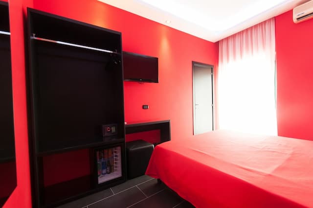 Fly Boutique Hotel-Standard Double Room Single Use-3