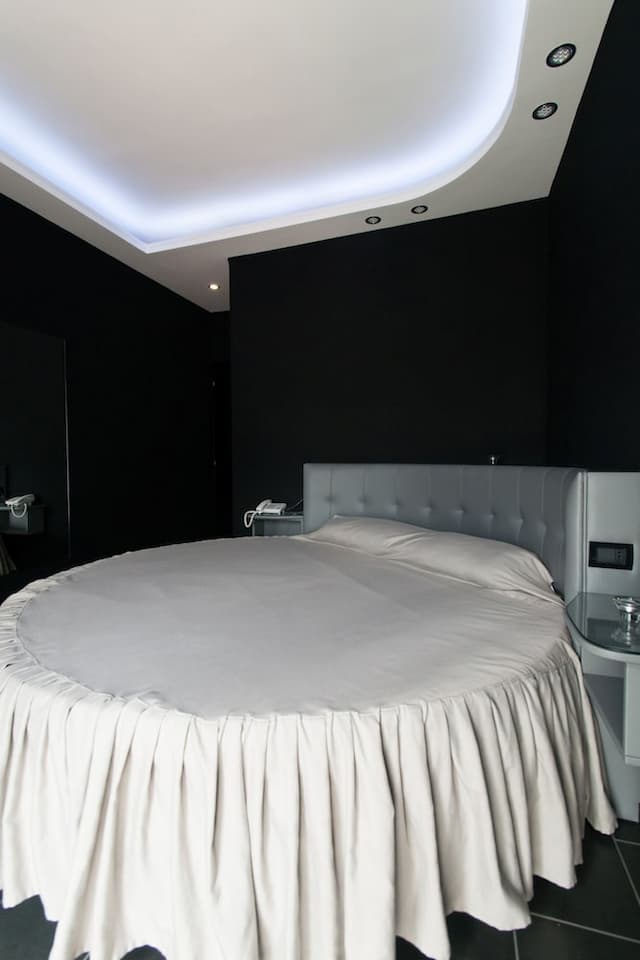 Fly Boutique Hotel-Deluxe Double Room Single Use-3