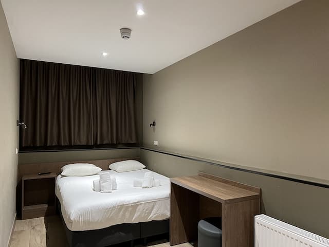 ホテル ブロッサムズ-ダブルルーム (basement)-2