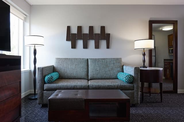 Hyatt House Seattle/Redmond-Deluxe Studio Suite, 1 King Bed with Sofa bed, Kitchen-3