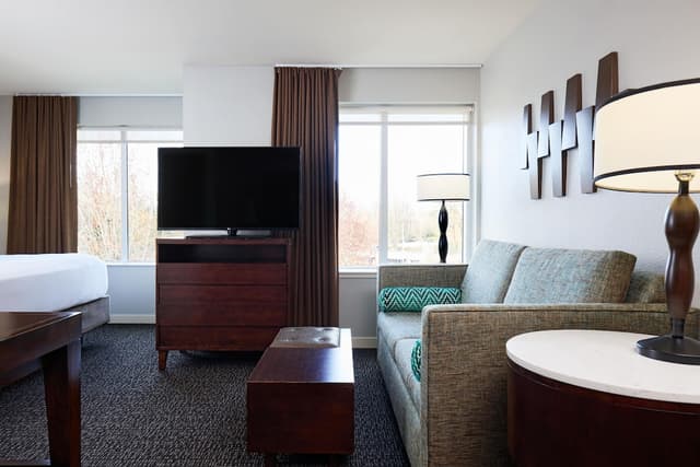 Hyatt House Seattle/Redmond-Deluxe Studio Suite, 1 King Bed with Sofa bed, Kitchen-1