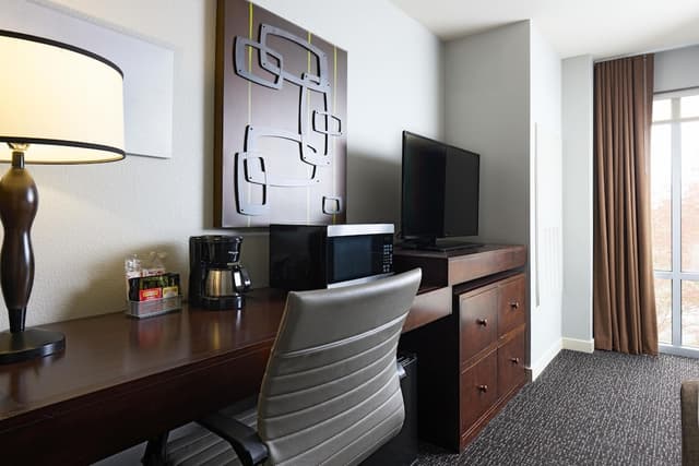 Hyatt House Seattle/Redmond-Standard Room, 1 King Bed-3