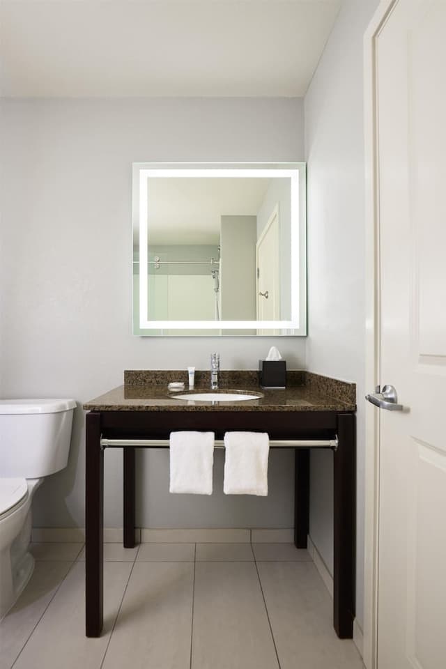 Hyatt House Seattle/Redmond-Standard Room, 1 King Bed-5