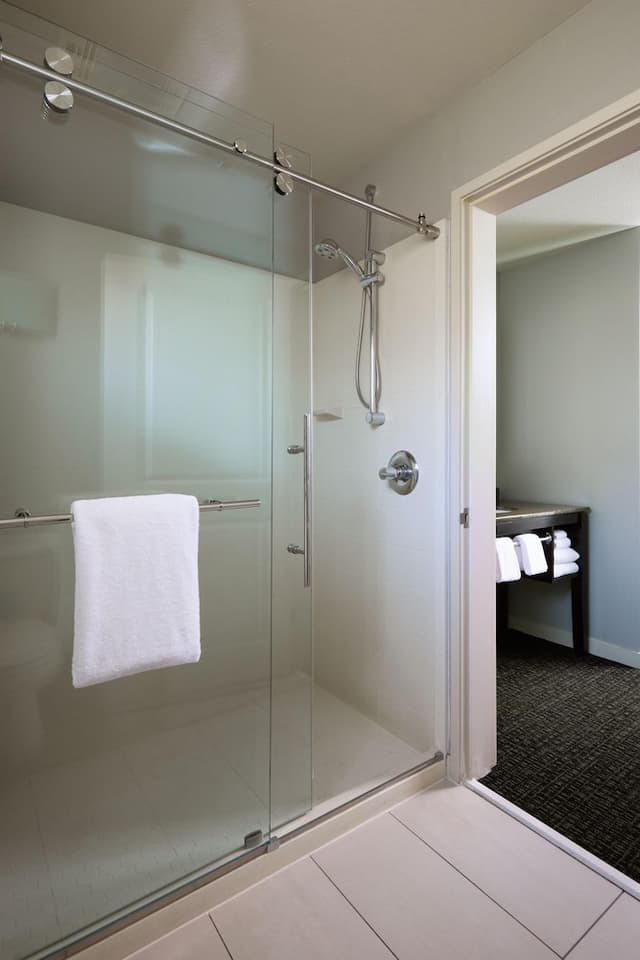 Hyatt House Seattle/Redmond-Deluxe Studio Suite, 1 King Bed with Sofa bed, Kitchen-7