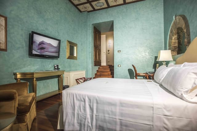 Golden Tower Hotel & Spa-Deluxe Room (Tower with Jacuzzi)-2