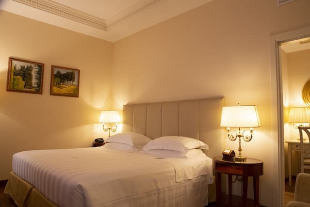 Golden Tower Hotel & Spa-Deluxe Room-4