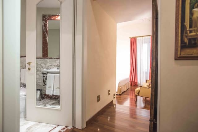 Golden Tower Hotel & Spa-Deluxe Room (Tower Volta)-2