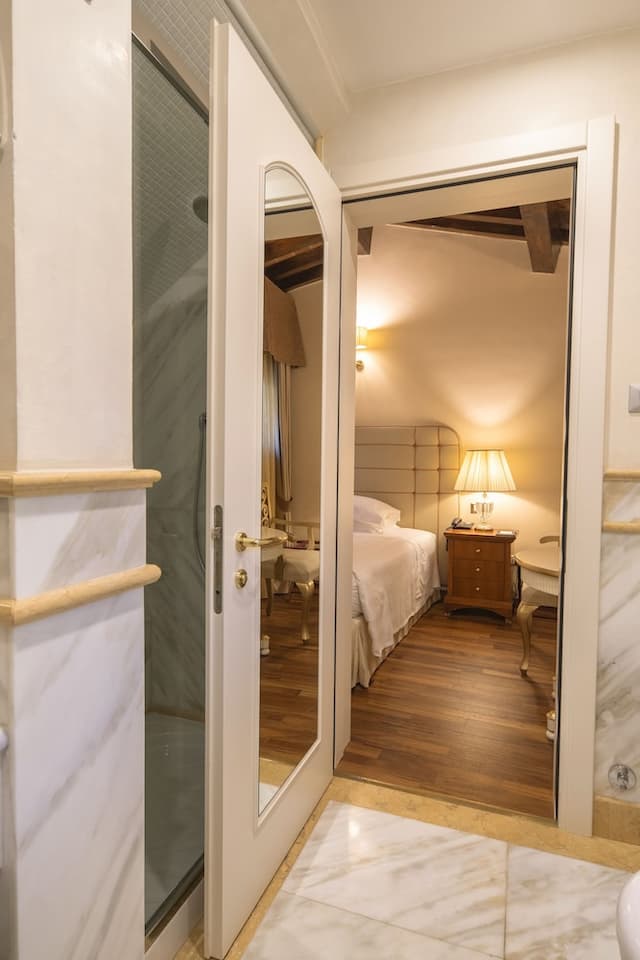 Golden Tower Hotel & Spa-Basic Single Room-4