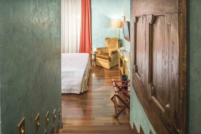 Golden Tower Hotel & Spa-Deluxe Room (Tower with Jacuzzi)-3