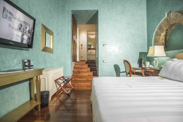 Golden Tower Hotel & Spa-Deluxe Room (Tower with Jacuzzi)-5