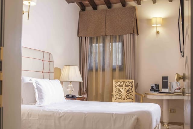 Golden Tower Hotel & Spa-Basic Single Room-2